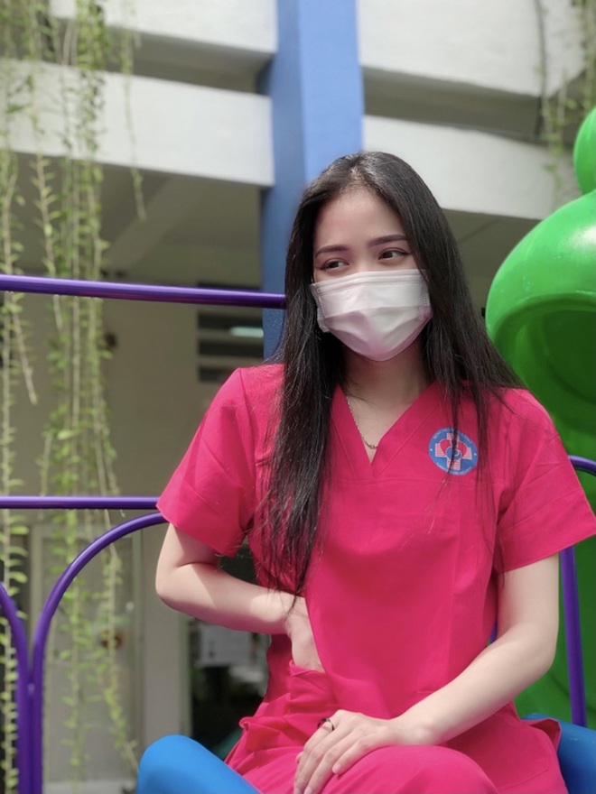 Nữ tiếp viên hàng không làm mẹ bất đắc dĩ vì dịch Covid-19 - 4 Nữ tiếp viên hàng không làm mẹ bất đắc dĩ vì dịch Covid-19 - 4