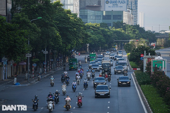 Bí thư Hà Nội: Bằng mọi giải pháp phải giảm số người ra đường - 2