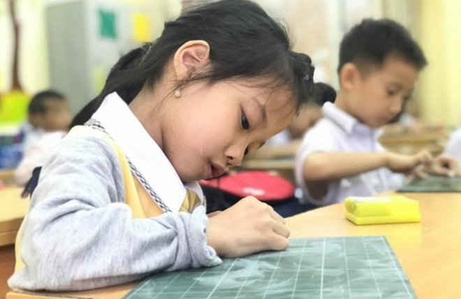 Giáo viên không kiểm tra định kỳ khi dạy trực tuyến với học sinh lớp 1,2 - 2 Giáo viên không kiểm tra định kỳ khi dạy trực tuyến với học sinh lớp 1,2 - 2