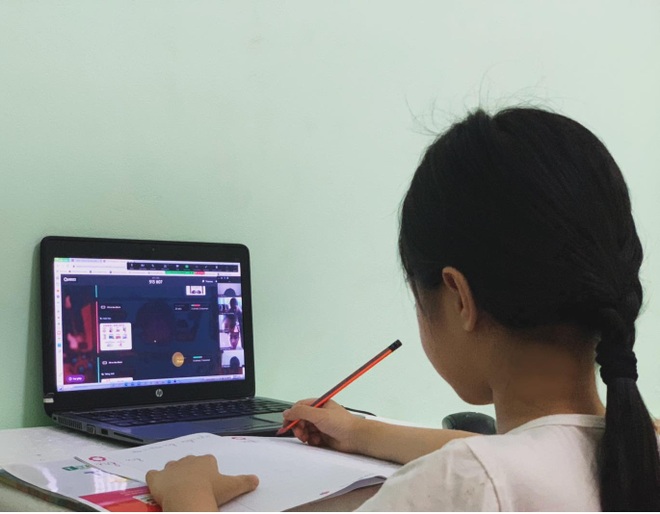 Hà Nội: Học sinh lớp 1 lùi lịch học trực tuyến, bắt đầu từ ngày 13/9 | Báo  Dân trí
