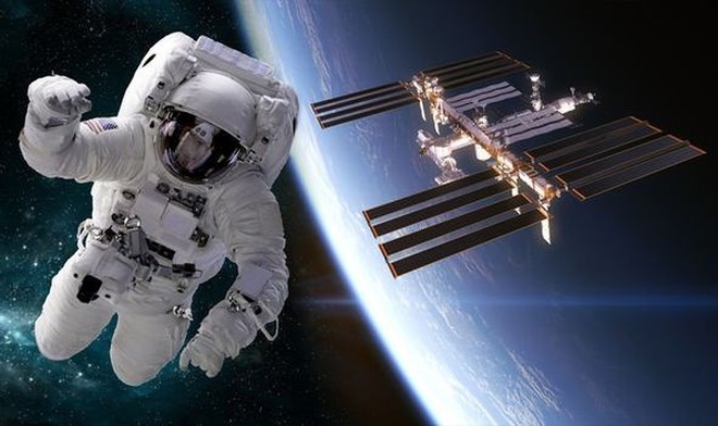 Xem các phi hành gia chế biến và mở tiệc pizza trên trạm vũ trụ ISS - 1