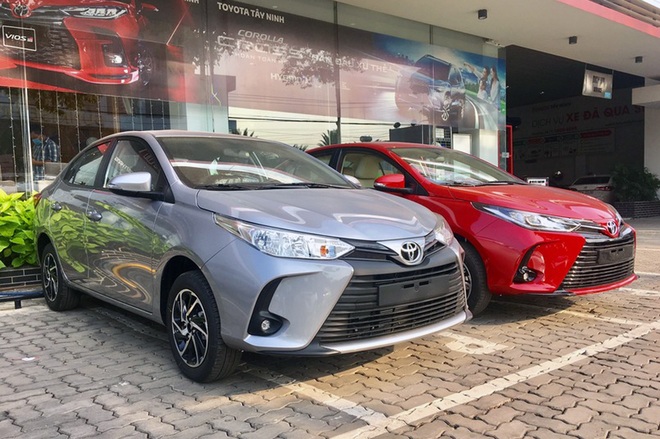 Toyota Vios, Hyundai Accent được ưu đãi hơn 30 triệu đồng tại đại lý - 1