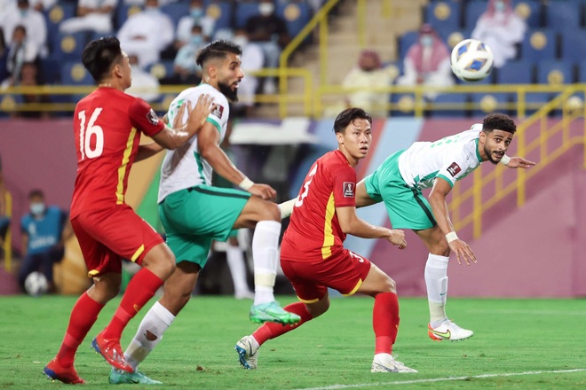 HLV Park Hang Seo chốt danh sách tuyển Việt Nam đấu Trung Quốc và Oman - 1
