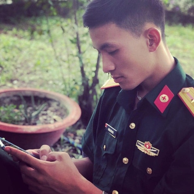 cam-dong-moi-tinh-nay-no-giua-moi-tindocx-1630713605581.jpeg