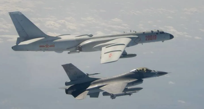 Trung Quốc ồ ạt điều 19 máy bay quân sự áp sát Đài Loan - 1