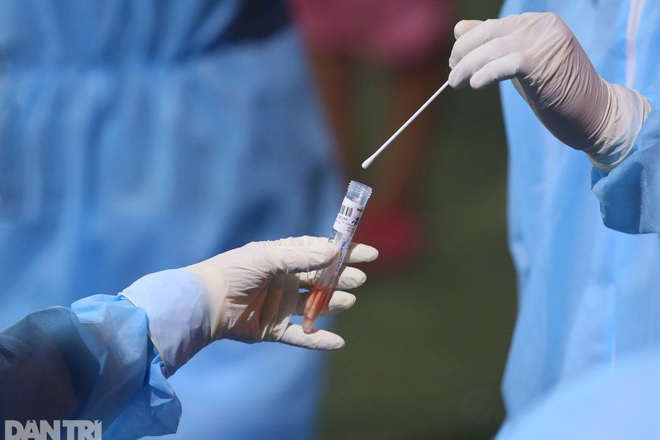 Người lao động tiêm 2 mũi vắc xin Covid-19 không phải xét nghiệm định kỳ - 1