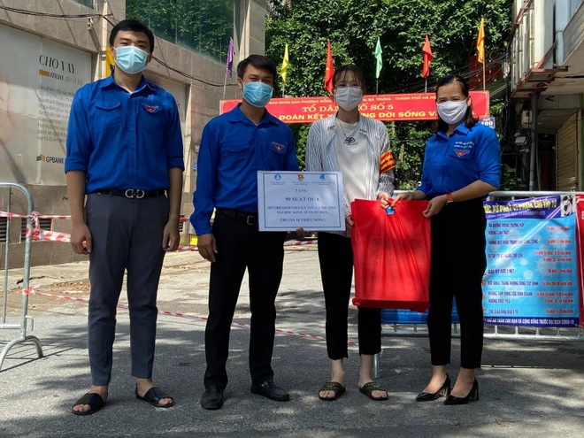 Đại học hỗ trợ hơn 1.200 sinh viên khó khăn đang mắc kẹt tại Hà Nội - 5 Đại học hỗ trợ hơn 1.200 sinh viên khó khăn đang mắc kẹt tại Hà Nội - 5