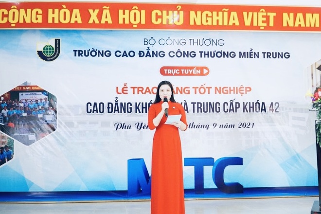 Lần đầu tiên Robot thay sinh viên trường nghề nhận bằng tốt nghiệp - 3