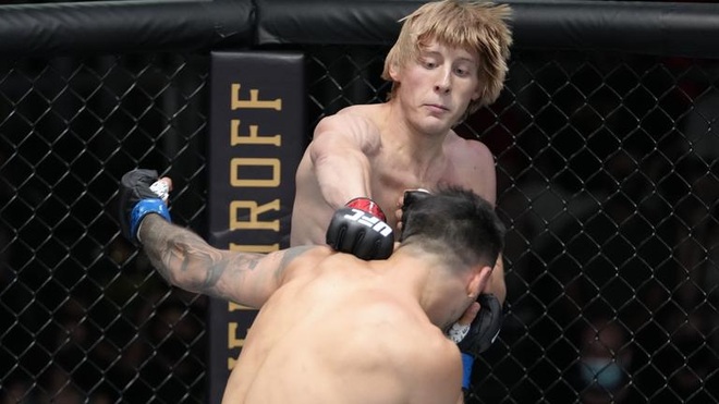 Ngôi sao mới của UFC hạ knock-out đối thủ chỉ sau vài chục giây - 2 Ngôi sao mới của UFC hạ knock-out đối thủ chỉ sau vài chục giây - 2