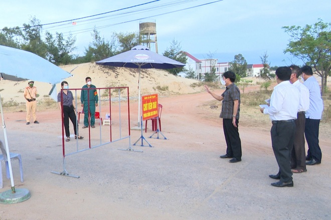Quảng Bình cho phép sản xuất, kinh doanh trở lại ở mức độ có kiểm soát - 2 Quảng Bình cho phép sản xuất, kinh doanh trở lại ở mức độ có kiểm soát - 2