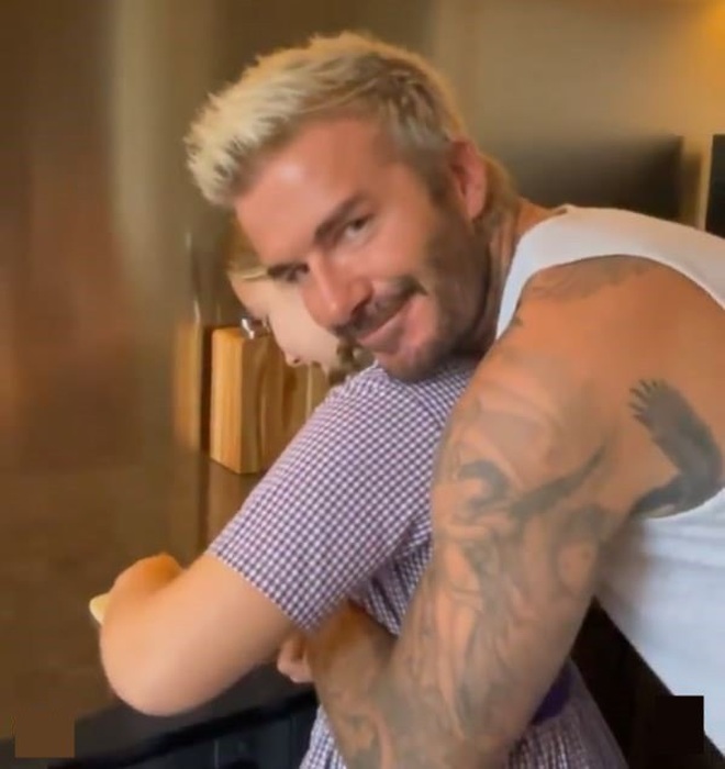 David Beckham bị nhắc nhở vì hành động thân mật với con gái - 6
