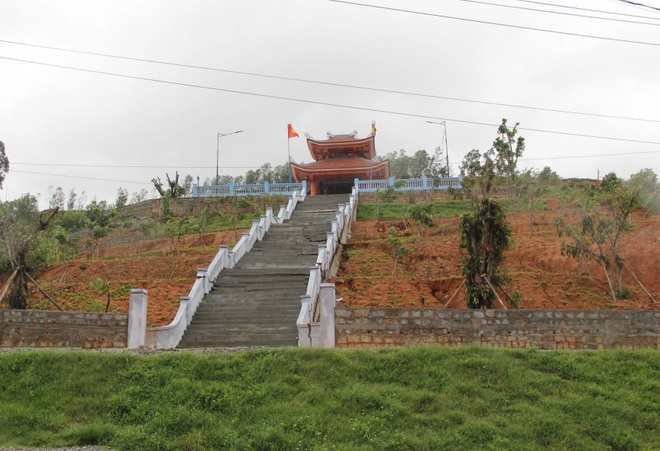 Công trình tưởng niệm anh hùng liệt sĩ bị hư hỏng, sụt lún sau mưa lớn - 6 Công trình tưởng niệm anh hùng liệt sĩ bị hư hỏng, sụt lún sau mưa lớn - 6