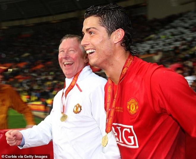 Tình cha con của C.Ronaldo và Sir Alex Ferguson sâu đậm thế nào? - 4