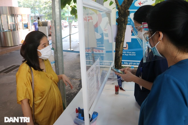 Hà Nội tiêm vắc xin phòng Covid-19 cho 500 bà bầu - 3 Hà Nội tiêm vắc xin phòng Covid-19 cho 500 bà bầu - 3