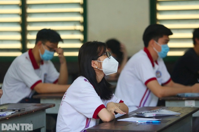 Điểm chuẩn ĐH Bách khoa, ĐH Khoa học tự nhiên TPHCM, ngành cao nhất là 28 - 1