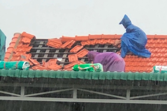 Bão chưa vào, nhiều nơi ở Thừa Thiên Huế đã chịu thiệt hại - 4 Bão chưa vào, nhiều nơi ở Thừa Thiên Huế đã chịu thiệt hại - 4