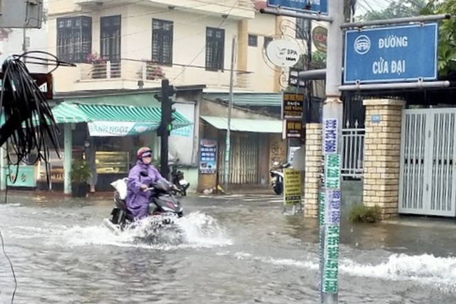 Phố cổ Hội An chằng chống di tích, Quảng Ngãi yêu cầu dân ở nhà tránh bão - 3