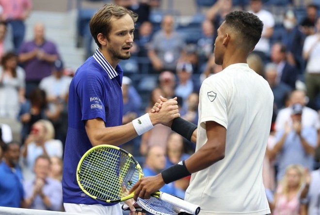 Hạ gục Auger-Aliassime, Medvedev lần thứ hai dự chung kết US Open - 4 Hạ gục Auger-Aliassime, Medvedev lần thứ hai dự chung kết US Open - 4
