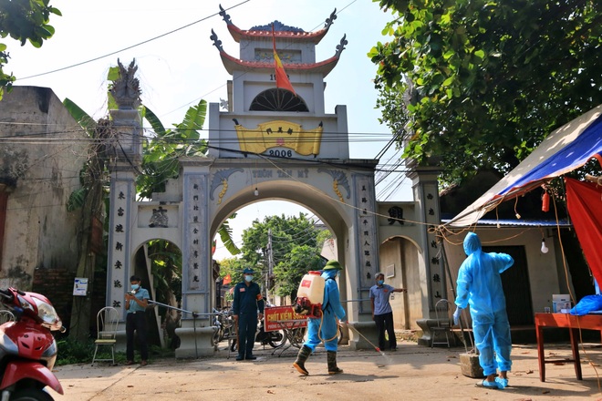 Hà Nội: Nghi có 4 F0, huyện vùng xanh Chương Mỹ phong tỏa khẩn một thôn - 1