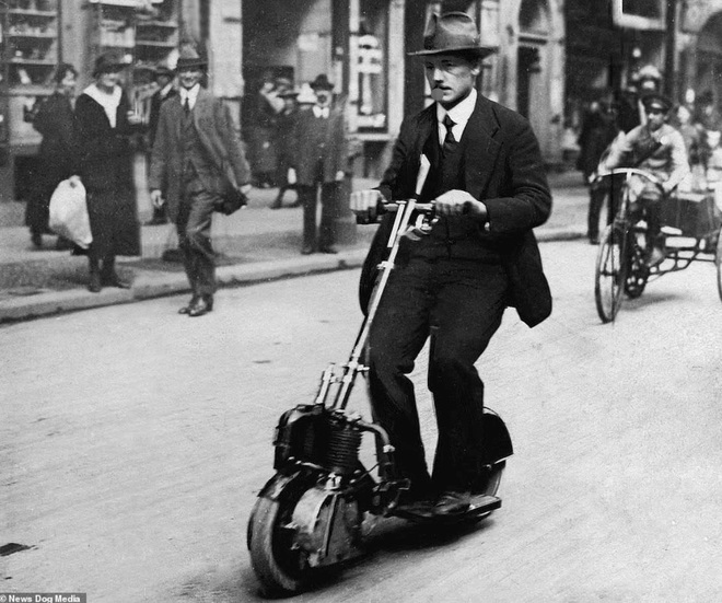 Bất ngờ với hình ảnh scooter chạy trên đường phố từ cách đây hơn một thế kỷ - 4 Bất ngờ với hình ảnh scooter chạy trên đường phố từ cách đây hơn một thế kỷ - 4