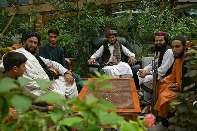 150 tay súng Taliban sống trong biệt phủ của cựu phó tổng thống Afghanistan - 1 150 tay súng Taliban sống trong biệt phủ của cựu phó tổng thống Afghanistan - 1