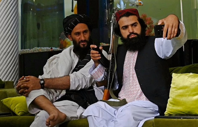 150 tay súng Taliban sống trong biệt phủ của cựu phó tổng thống Afghanistan - 2 150 tay súng Taliban sống trong biệt phủ của cựu phó tổng thống Afghanistan - 2