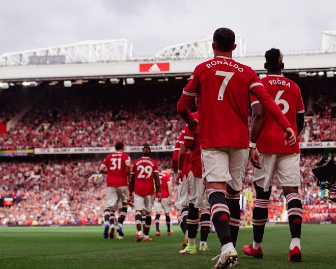 Ronaldo tỏa sáng rực rỡ, HLV Solskjaer vui như mở hội - 3