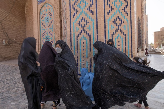 Taliban yêu cầu phụ nữ phải học lớp riêng nếu vào đại học - 1 Taliban yêu cầu phụ nữ phải học lớp riêng nếu vào đại học - 1
