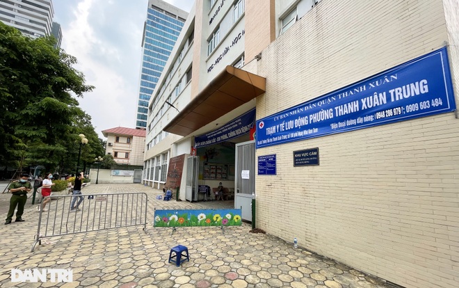Cận cảnh trạm y tế lưu động được lắp đặt tại quận Thanh Xuân để chống dịch - 1