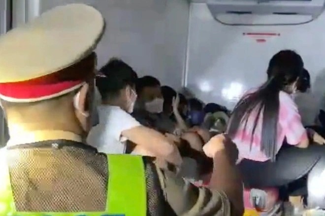 Vụ 15 người trốn trong thùng xe đông lạnh: Quảng Trị sẵn sàng đón 5 người - 1