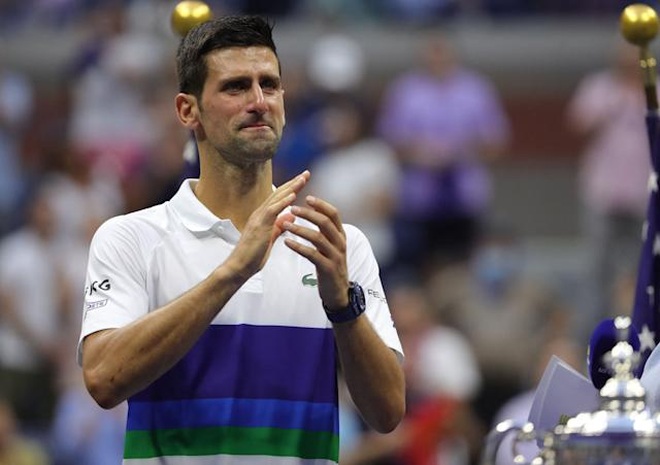 Djokovic khóc nức nở khi lỡ cơ hội đi vào lịch sử - 3