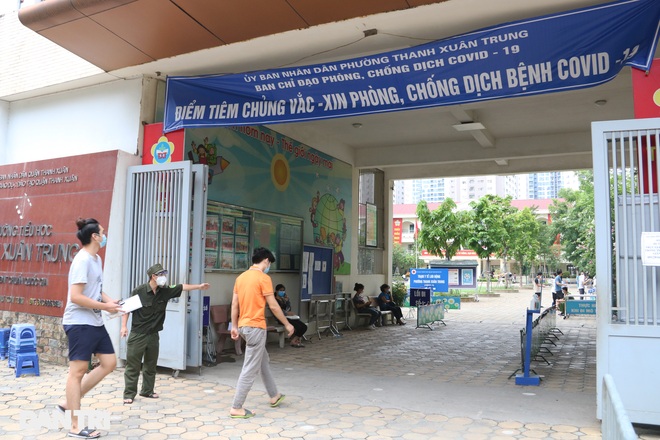 Cận cảnh trạm y tế lưu động được lắp đặt tại quận Thanh Xuân để chống dịch - 13