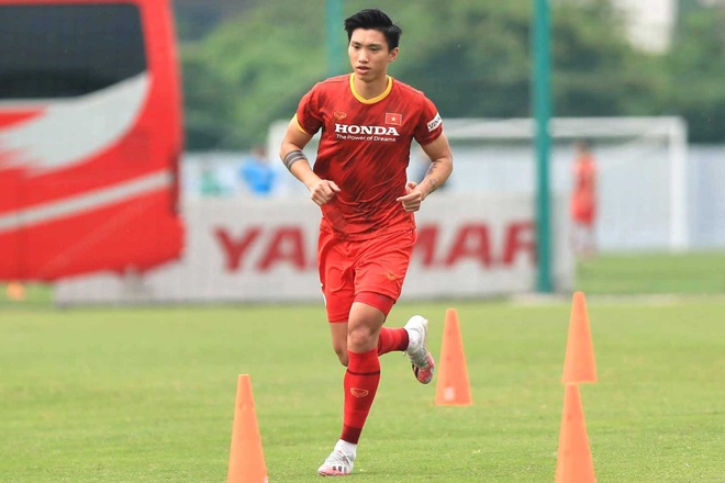 Văn Hậu lại lên bàn mổ, chia tay vòng loại cuối cùng World Cup - 1 Văn Hậu lại lên bàn mổ, chia tay vòng loại cuối cùng World Cup - 1