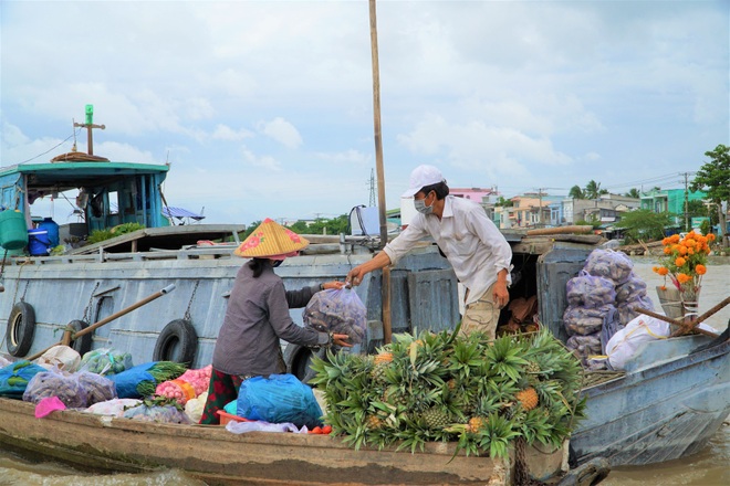 Lái đò chợ nổi chật vật mưu sinh trong mùa dịch - 5 Lái đò chợ nổi chật vật mưu sinh trong mùa dịch - 5
