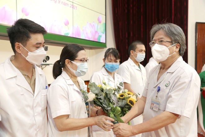 Bệnh viện Việt Đức điều quân lần 2 chi viện TPHCM chống dịch Covid-19 - 1