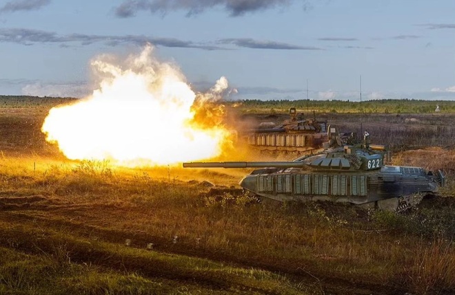 Dàn vũ khí Nga khạc lửa trong cuộc tập trận khiến NATO nóng mặt - 5 Dàn vũ khí Nga khạc lửa trong cuộc tập trận khiến NATO nóng mặt - 5