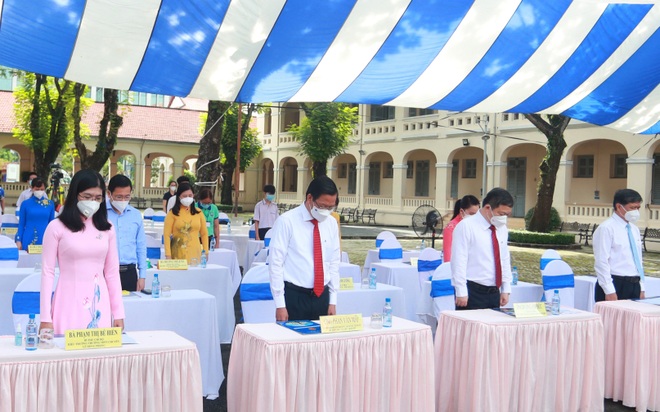 Học trò mồ côi vì dịch bệnh Covid-19: Tội lắm ai ơi! - 1 Học trò mồ côi vì dịch bệnh Covid-19: Tội lắm ai ơi! - 1