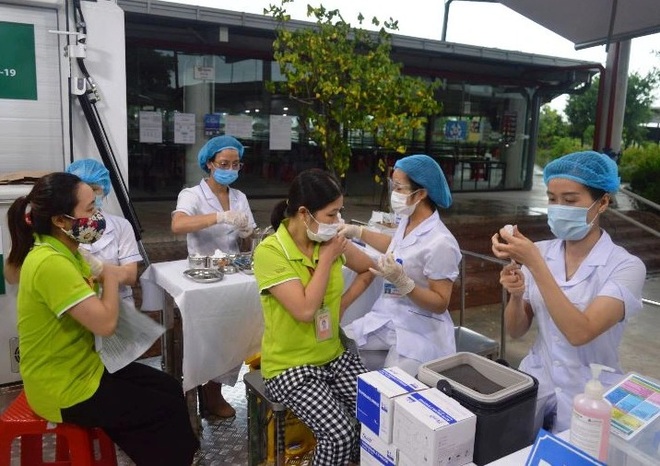 1.500 công nhân Thái Bình được tiêm vắc xin bằng xe lưu động - 1 1.500 công nhân Thái Bình được tiêm vắc xin bằng xe lưu động - 1