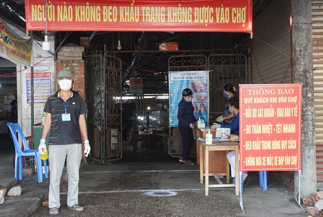 Hình ảnh ít thấy tại các chợ dân sinh sau thời gian nghỉ phòng Covid-19 - 1 Hình ảnh ít thấy tại các chợ dân sinh sau thời gian nghỉ phòng Covid-19 - 1