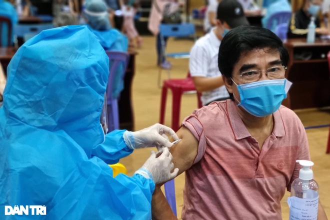 Đà Nẵng bắt đầu chiến dịch tiêm vắc xin lớn nhất từ trước đến nay - 6