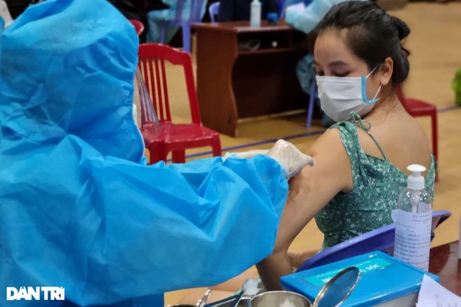 Đà Nẵng bắt đầu chiến dịch tiêm vắc xin lớn nhất từ trước đến nay - 7