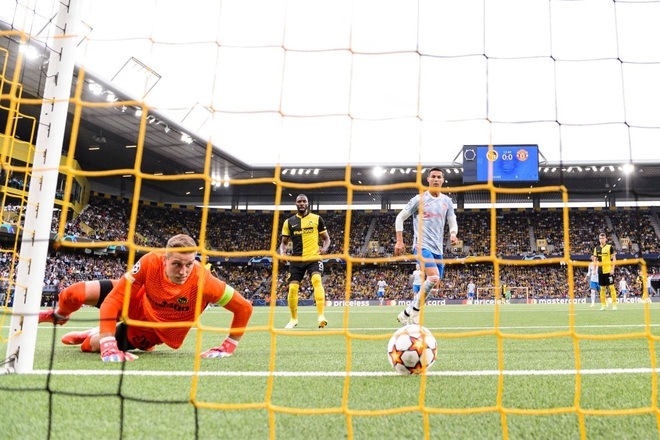 Ronaldo ghi bàn, Man Utd vẫn thua ngược Young Boys - 4 Ronaldo ghi bàn, Man Utd vẫn thua ngược Young Boys - 4