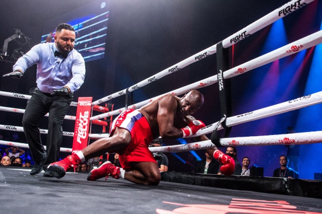 Thua ê chề Belfort, Holyfield vẫn muốn thượng đài cùng Mike Tyson - 2 Thua ê chề Belfort, Holyfield vẫn muốn thượng đài cùng Mike Tyson - 2