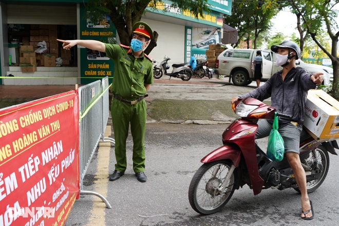 Phong tỏa 5 tòa chung cư liên quan chùm 16 ca mắc Covid-19 ở Hà Nội - 3