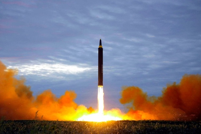 Triều Tiên, Hàn Quốc đồng loạt phóng tên lửa trong cùng một ngày - 1