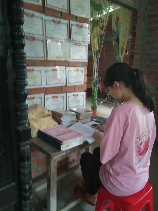 AIA Việt Nam tiếp bước lên giảng đường cho 500 học sinh nghèo hiếu học - 2