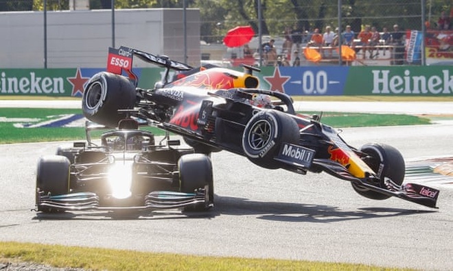 Lewis Hamilton suýt mất mạng trên đường đua Italia Grand Prix - 2
