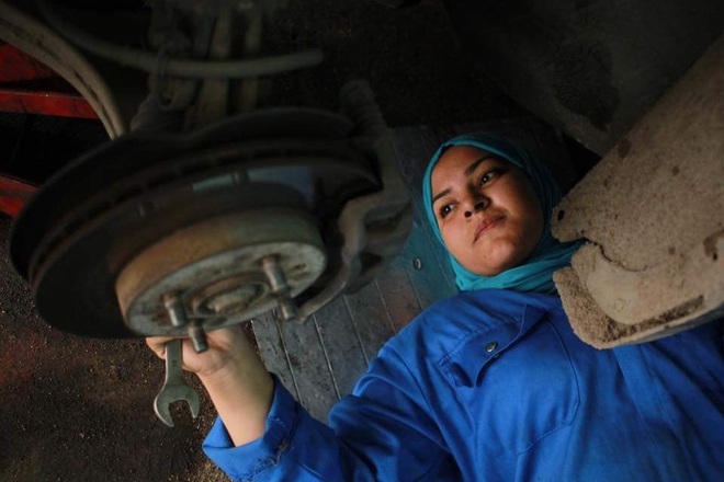 Cô gái Ai Cập đầu tiên trở thành thợ sửa ô tô được Tổng thống vinh danh - 5