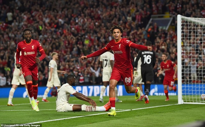 Mohamed Salah đá hỏng phạt đền, Liverpool may mắn đánh bại AC Milan - 2