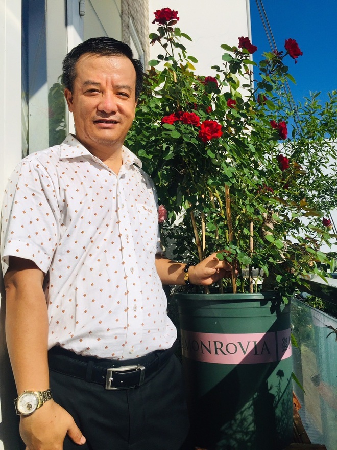 Gia chủ Sài Gòn vác đất lên sân thượng, làm vườn rau trái xanh sum suê - 2